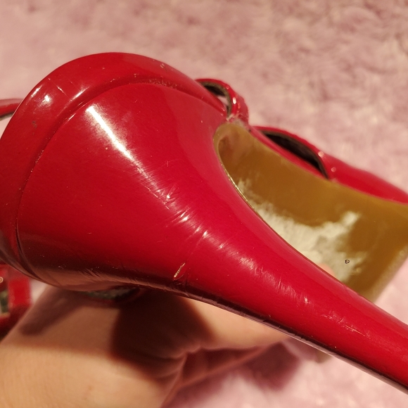 Red closed toe sandal - Picture 3 of 5